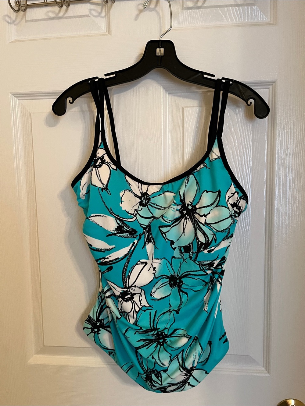 Turquoise Floral Scoop Neck Women's Tank Top